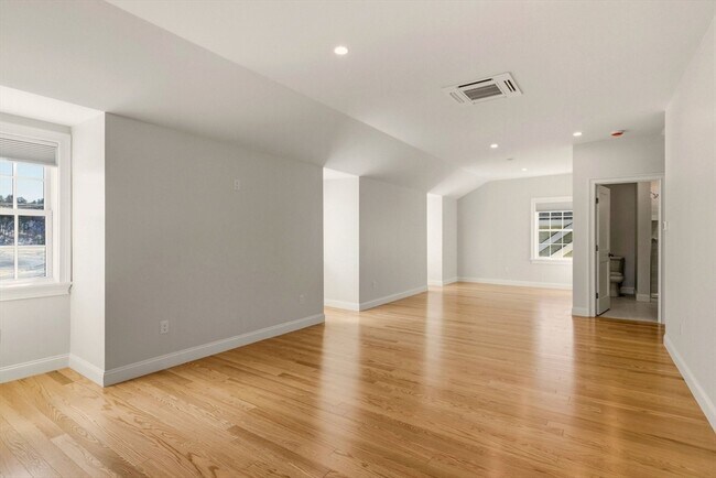 Building Photo - 13 1/2 Merrimac St