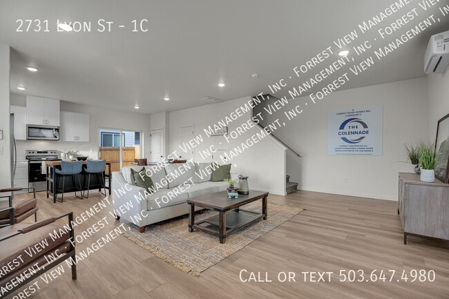 Building Photo - 2731 SE Lyon St