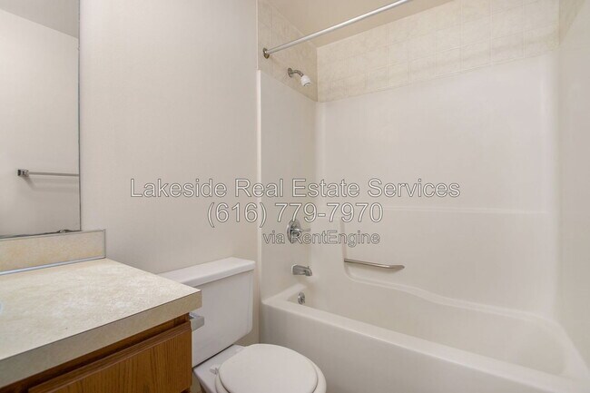 Building Photo - 2914 Earle Ave SW