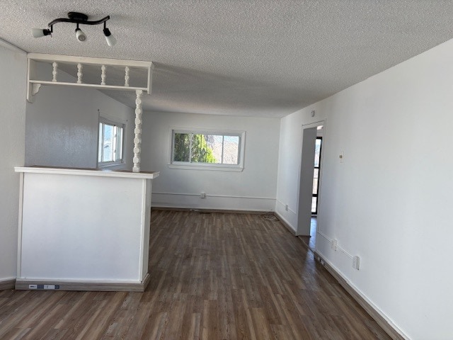 Building Photo - 511 W Topeka Ave