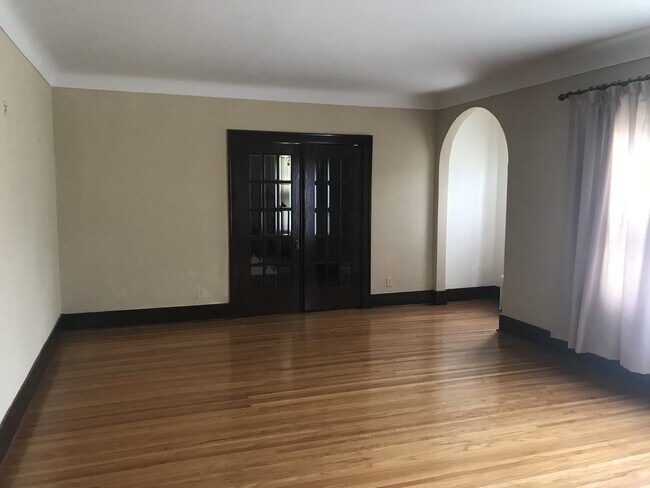 Building Photo - Move in Ready 4 Bedroom 2.5 Bath