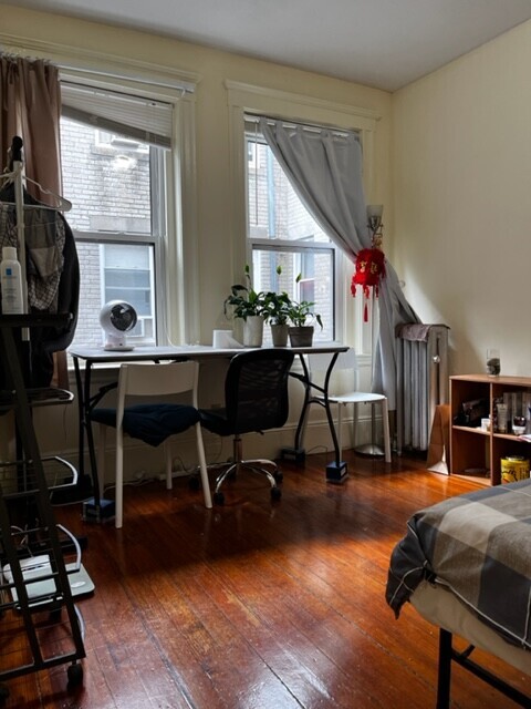 Building Photo - 32 Queensberry St