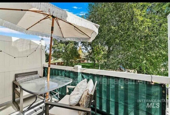 Building Photo - 4366 N Five Mile Rd