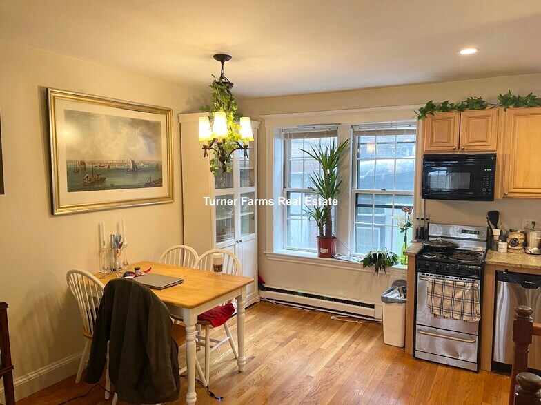 Building Photo - 16 Cedar Lane Way