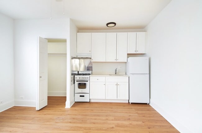 Building Photo - 5433 N Kenmore Ave