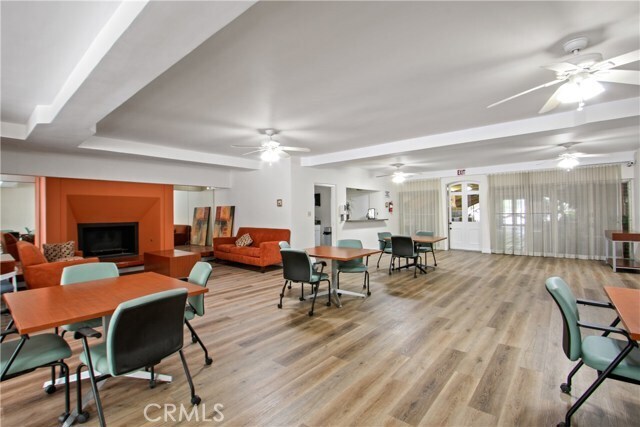 Building Photo - 6250 Buckingham Pkwy