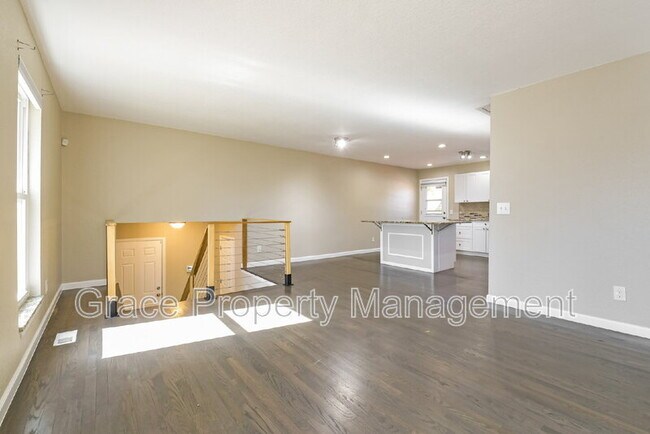 Building Photo - 1557 S Salida Way