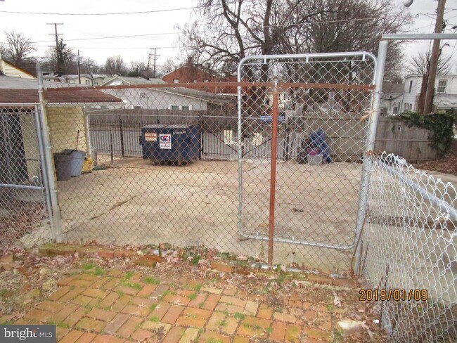 Building Photo - 4259 Southern Ave SE