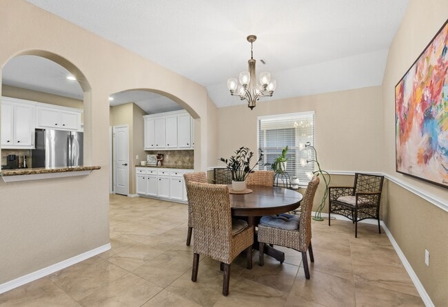 Building Photo - 102 Golfview Ct