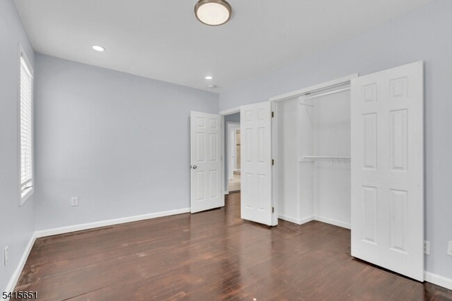 Building Photo - 323 Van Houten Ave