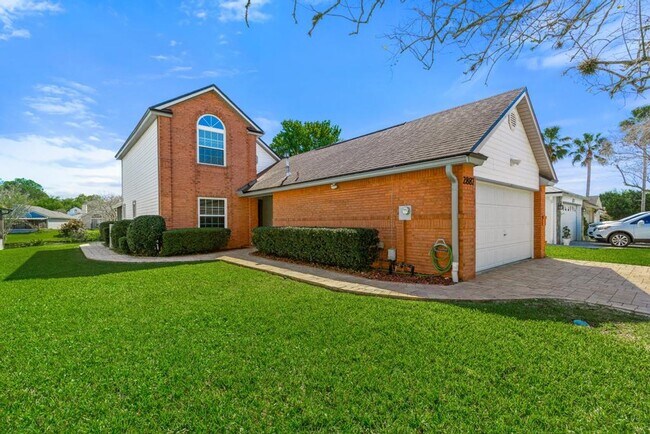 Building Photo - Charming Waterfront Home in Southside