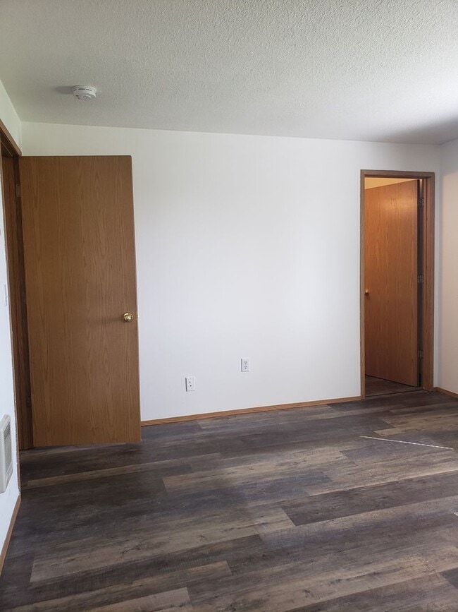 Building Photo - Charming Ranch-Style Home – 3 Bedroom, 2 Bath