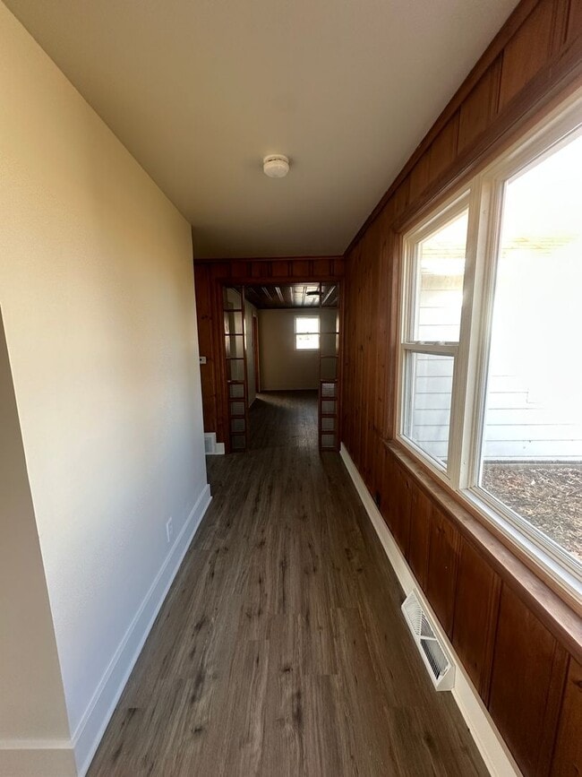 Building Photo - W3699 Springfield Rd