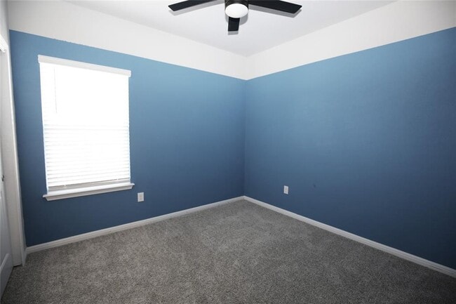 Building Photo - 325 Old Glory Trail