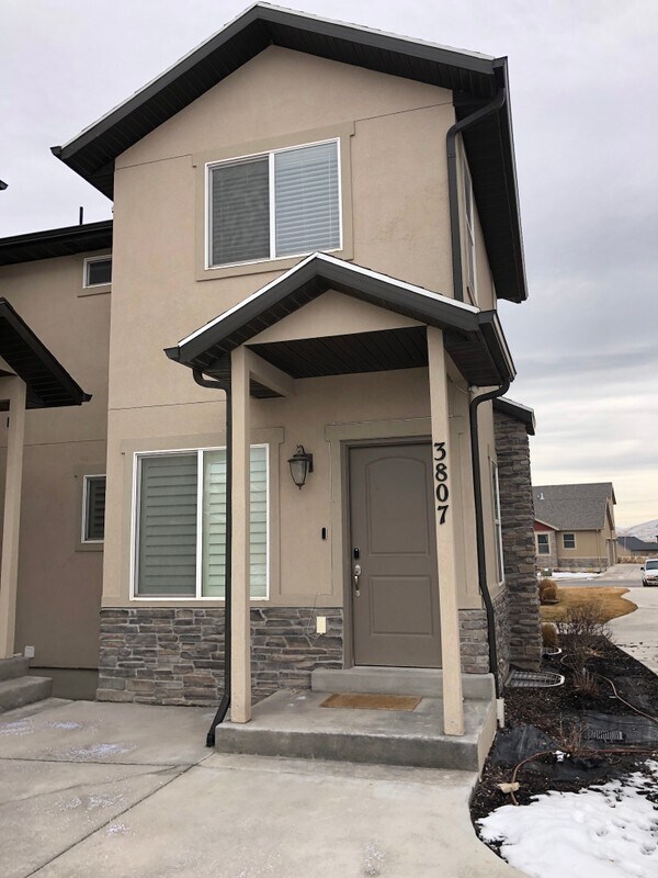 Building Photo - 3807 E Cunninghill Dr