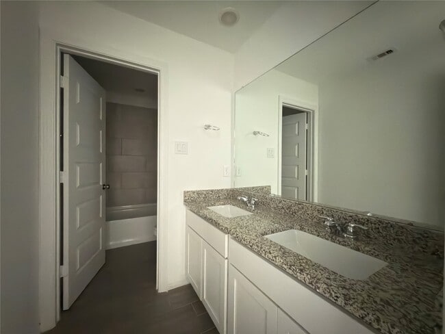 Building Photo - 5731 Tabula Rasa Dr