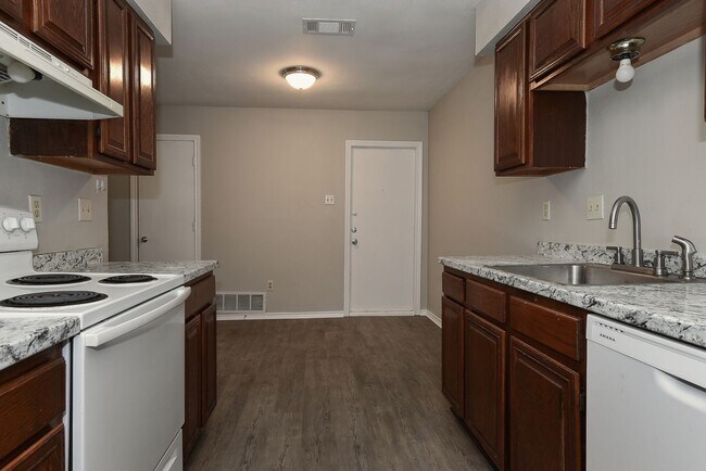 Building Photo - PEPERPORT.3914/3916