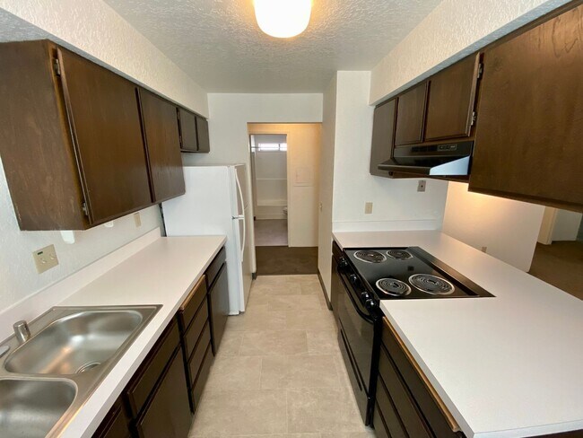 Building Photo - BF1211