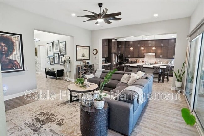 Building Photo - 25102 Aspen Falls Dr