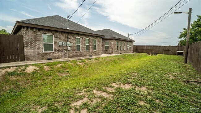 Building Photo - 6903 Venus Dr