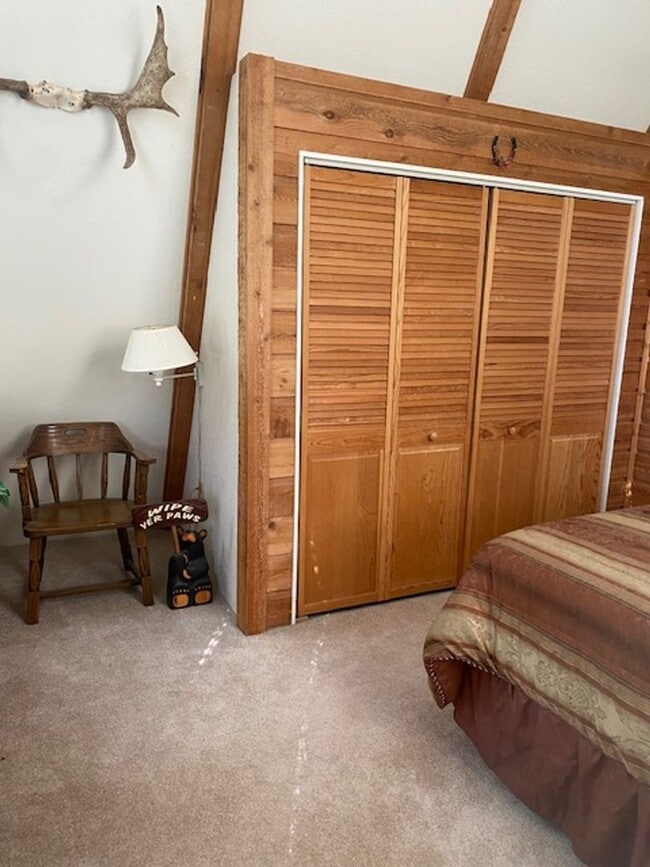Building Photo - 2 Bedroom 2 bath Mountain Chalet close to ...