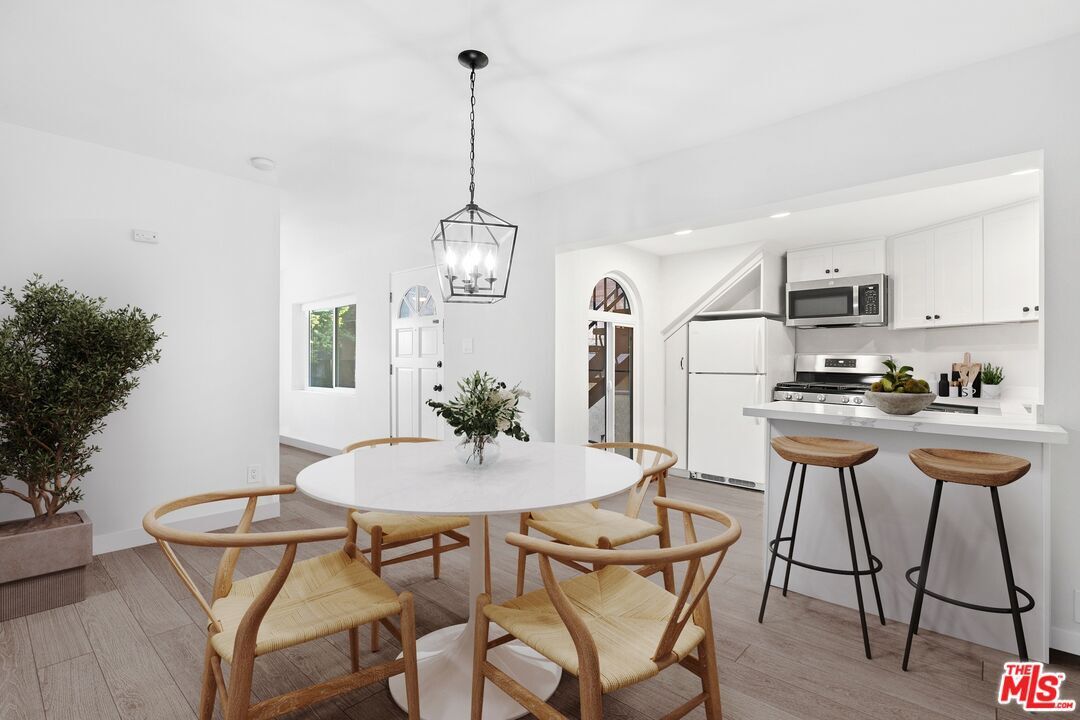 Building Photo - 31671 Seacove Dr