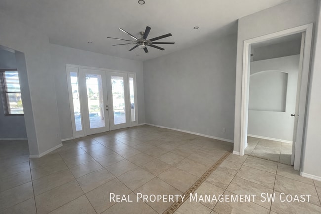 Building Photo - 816 Grand Rapids Blvd