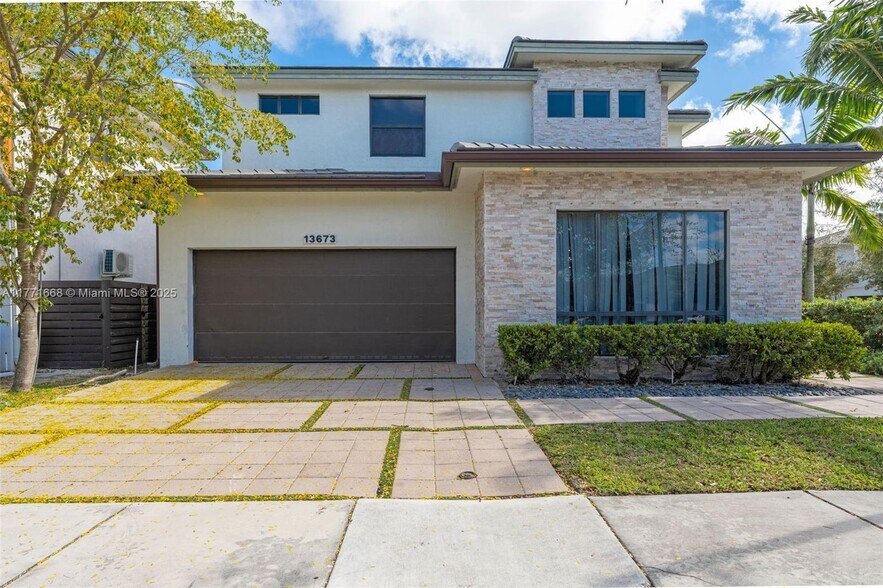 Building Photo - 13673 SW 159th Ave