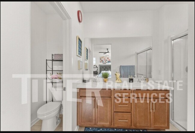 Building Photo - 5301 E Commerce Way