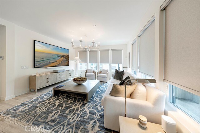 Building Photo - 983 Doheny Way