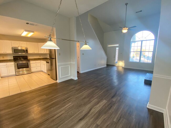 Building Photo - 4 bed, 2.5 bath in Cordova with new ss app...