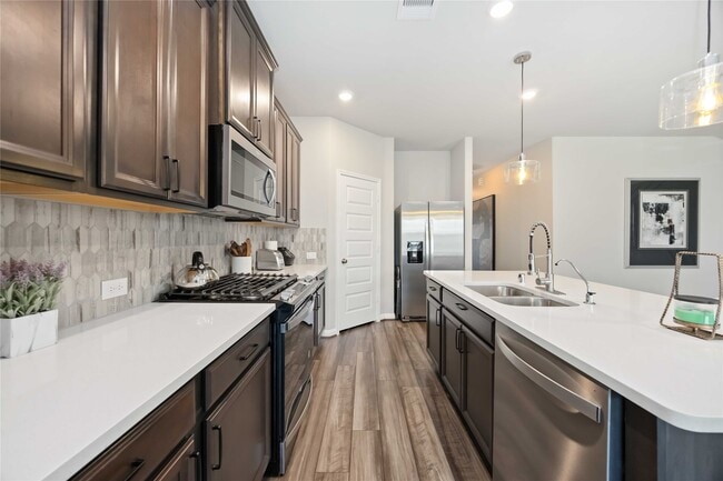 Building Photo - 6910 Lebec Dr