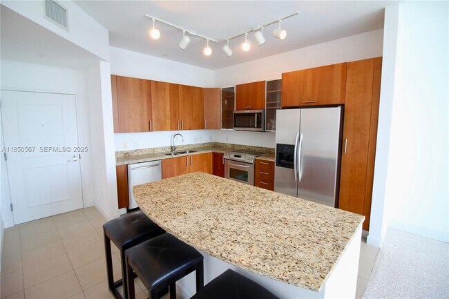 Building Photo - 1945 S Ocean Dr