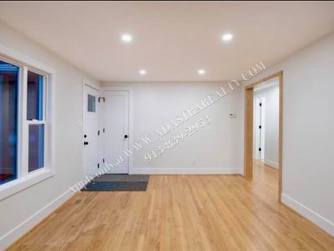 Building Photo - Beautiful Ranch Home in Mission Near Everything-Available NOW!!
