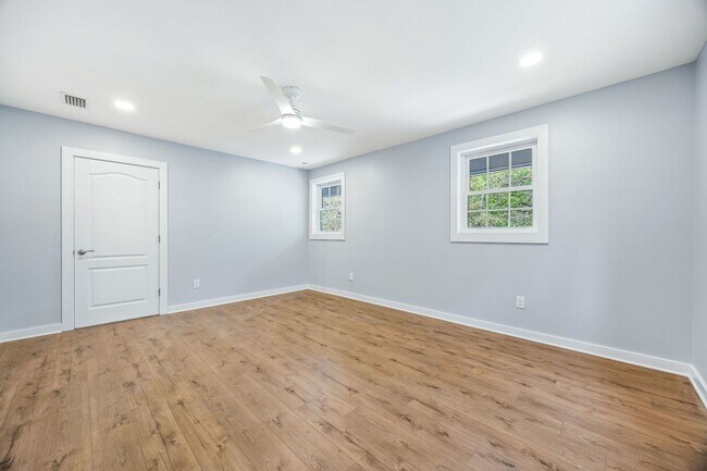 Building Photo - Newly Remodeled Beachside Home – Walk to the Ocean