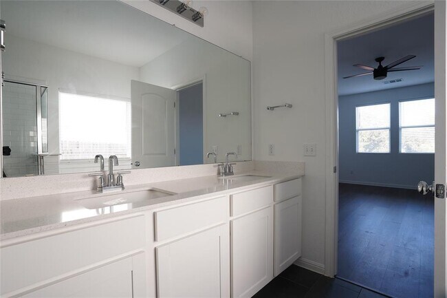 Building Photo - 304 Northview Ln