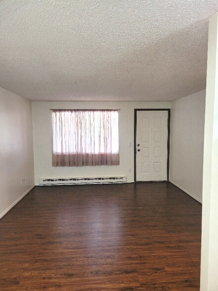 Building Photo - 228 Glenda Dr