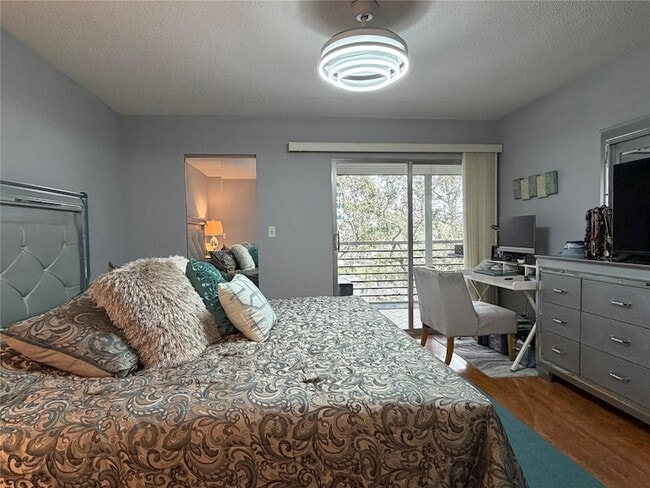 Building Photo - 2304 Lucaya Ln