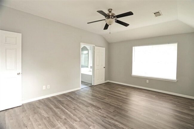 Building Photo - 18315 Water Mill Dr