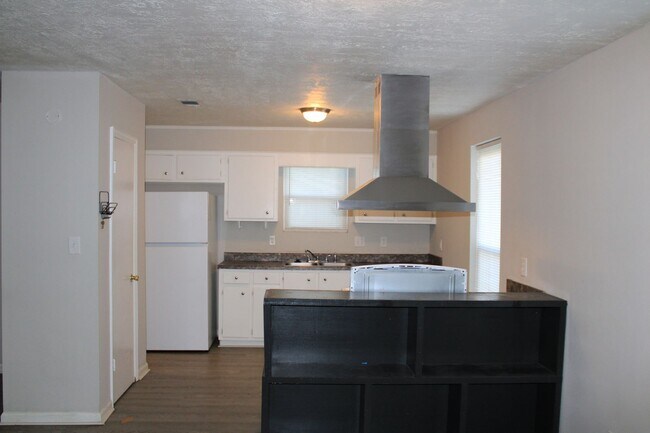 Building Photo - 3109 Jennifer Ct