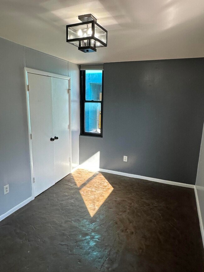 Building Photo - 705 Wilkinson Blvd