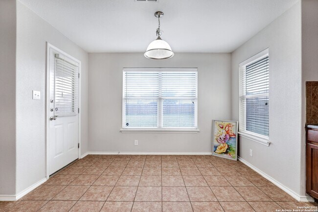 Building Photo - 547 Red Quill Nest