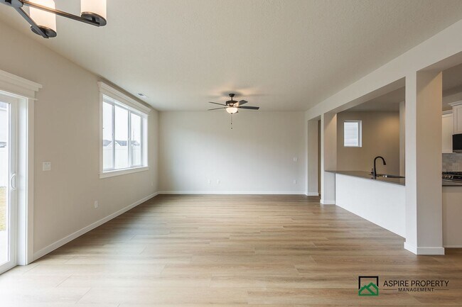 Building Photo - Brand New 4 Bed 3 Bath