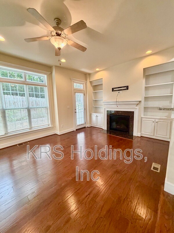 Building Photo - 2058 Avinity Loop