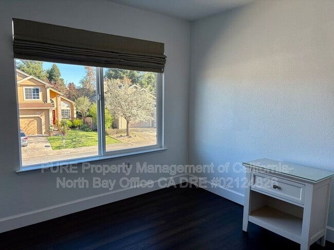 Building Photo - 104 Banff Way