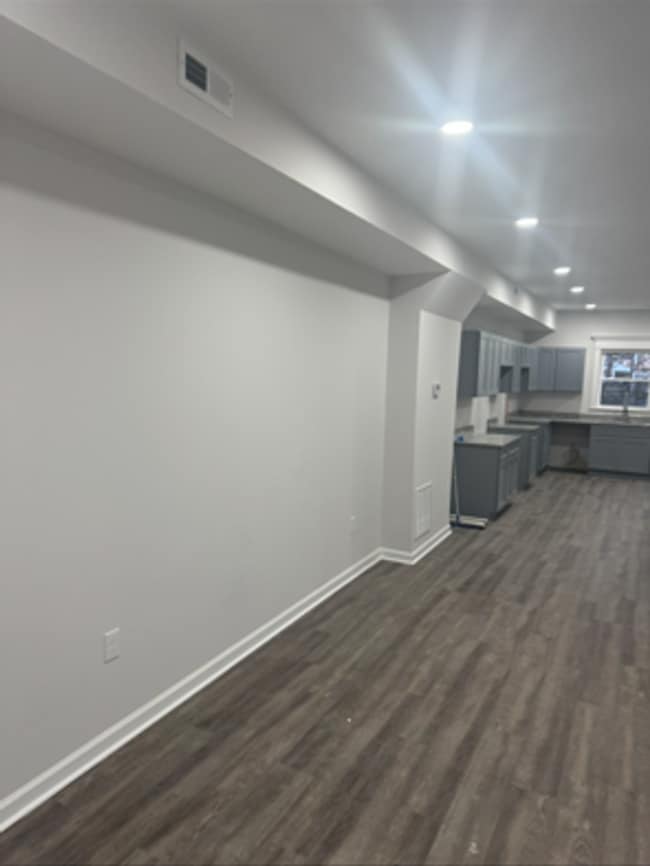 Building Photo - Beautifully Updated Townhome in Prime Location – Move-In Ready!