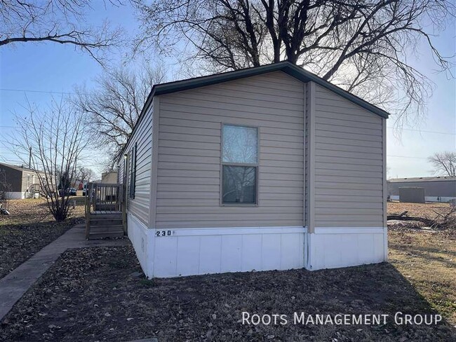 Building Photo - 3 Bed 2 Bath Home Available for Lease at L...