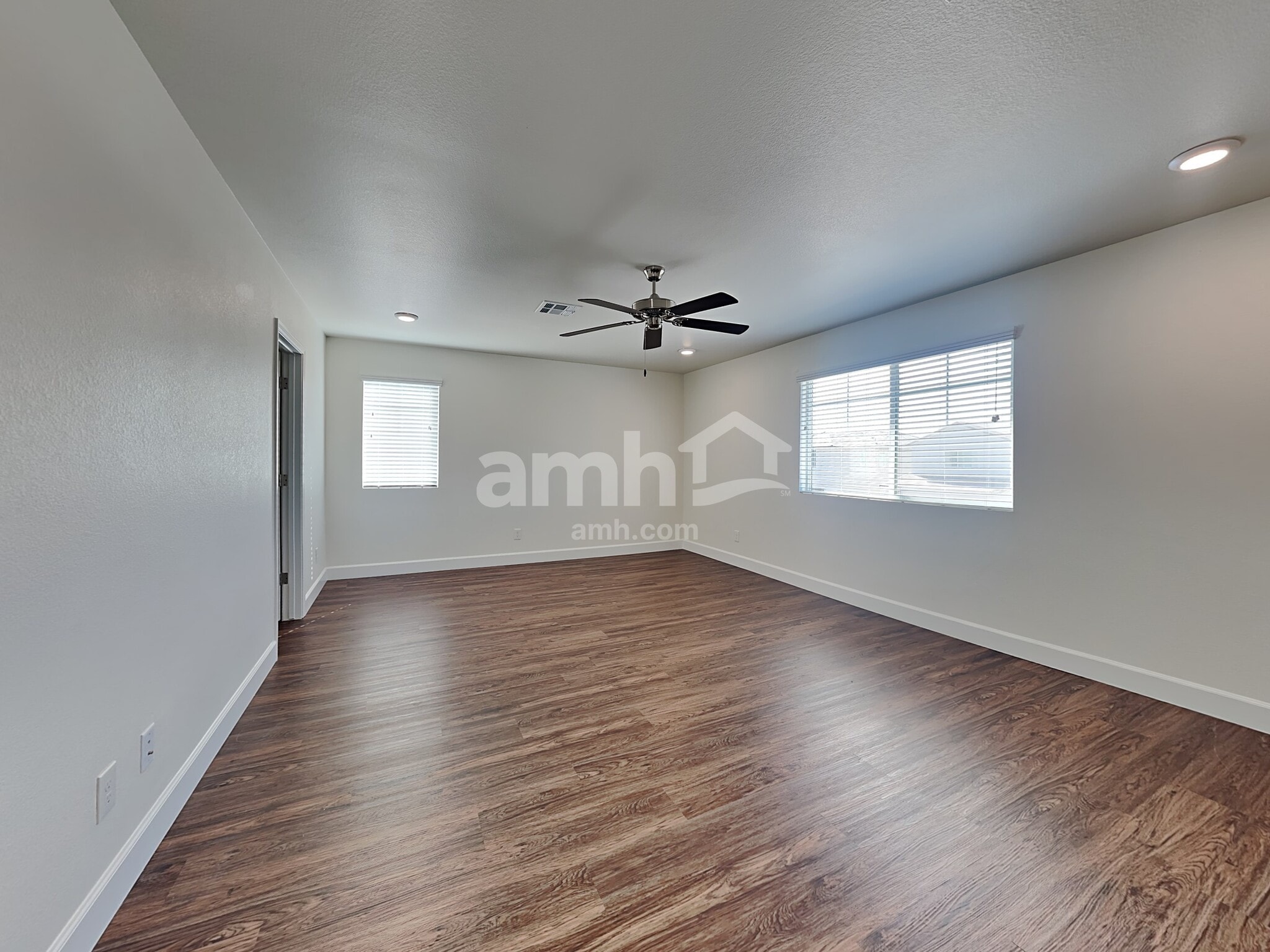 Building Photo - 1714 Macchia Ave