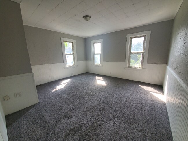 Building Photo - 20 Euclid St