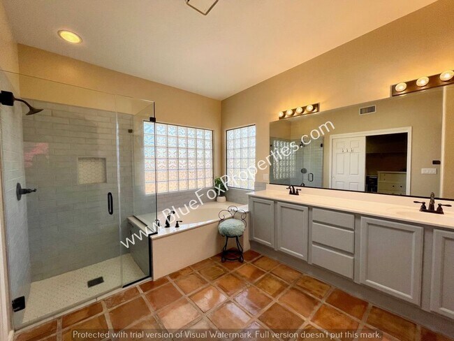 Building Photo - 5449 N Cres Ridge Dr